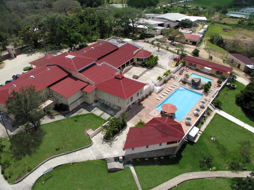 Comayagua Golf Club Hotel Exterior photo